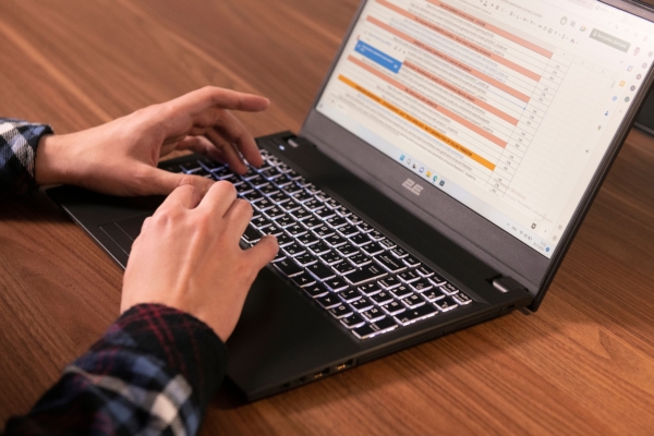 2E Ноутбук Rational 15 15.6FHD IPS AG/Intel i5-1155G7/8/512F/ODD/int/DOS