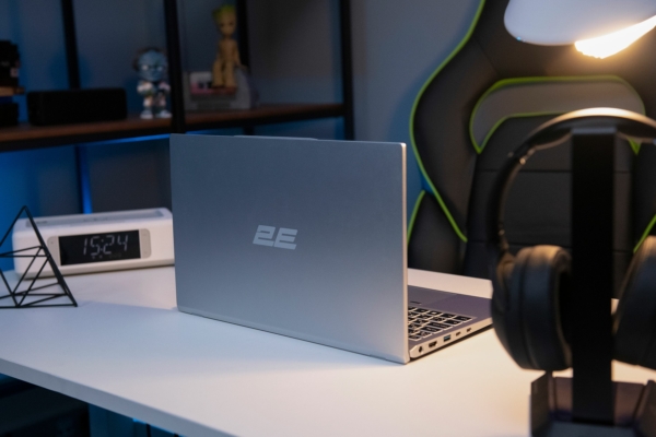 2E Ноутбук Complex Pro 15 15.6″ FHD IPS AG, Intel i7-1260P, 32GB, F1024GB, UMA, Win11P, сріблястий